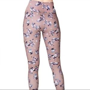 NWOT Beyond Yoga Olympus  7/8 Blush Floral Legging